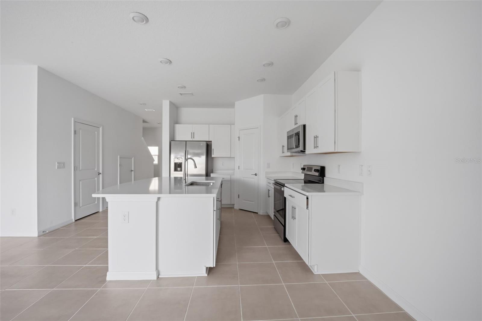 Image 6 of 32 For 2407 Paravane Way