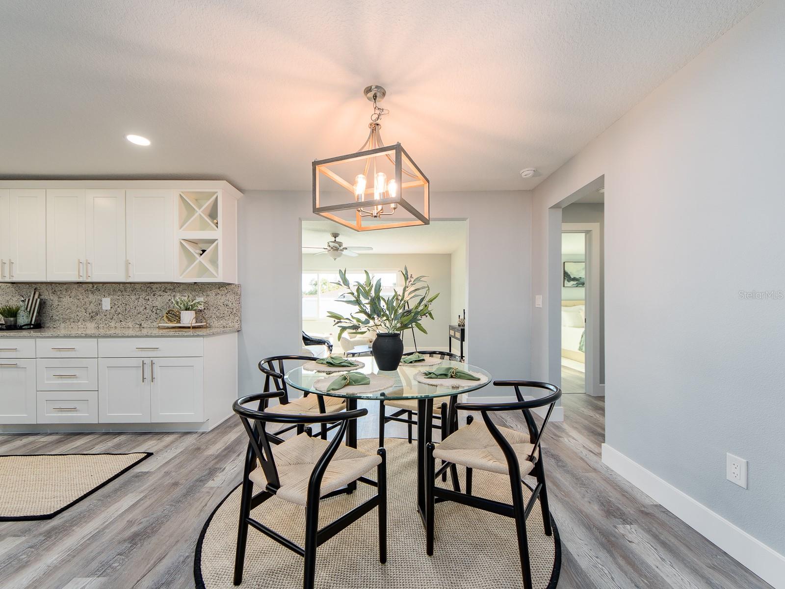 Listing photo id 16 for 12446 88th Avenue