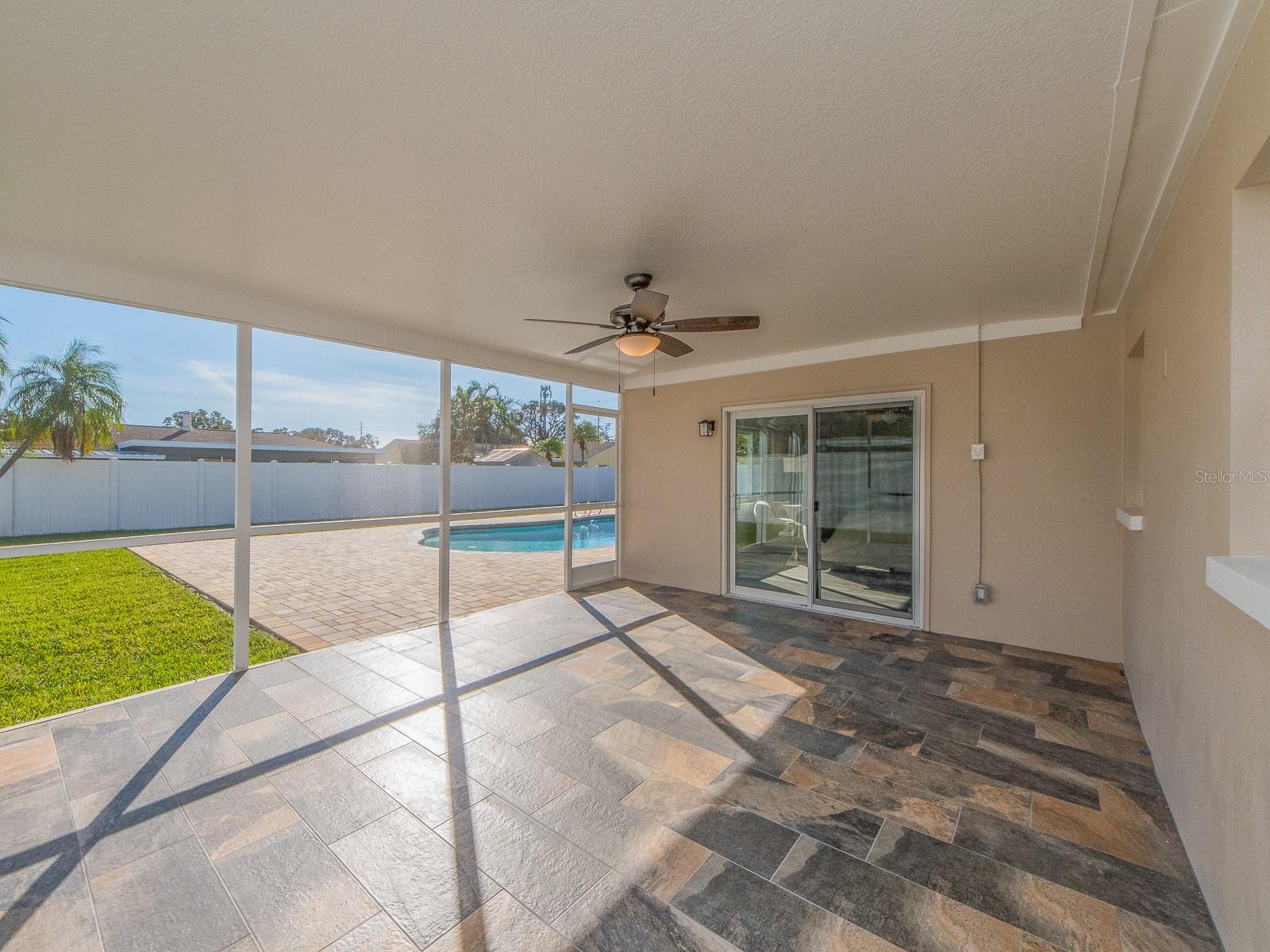 Listing photo id 29 for 12446 88th Avenue