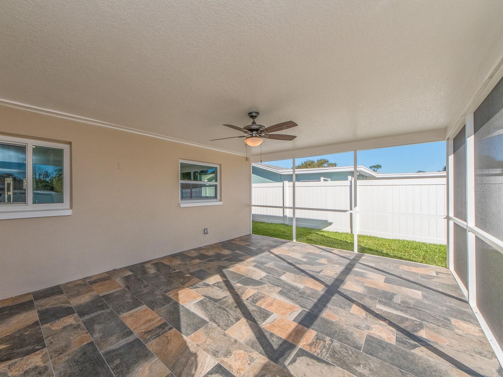 Listing photo id 30 for 12446 88th Avenue