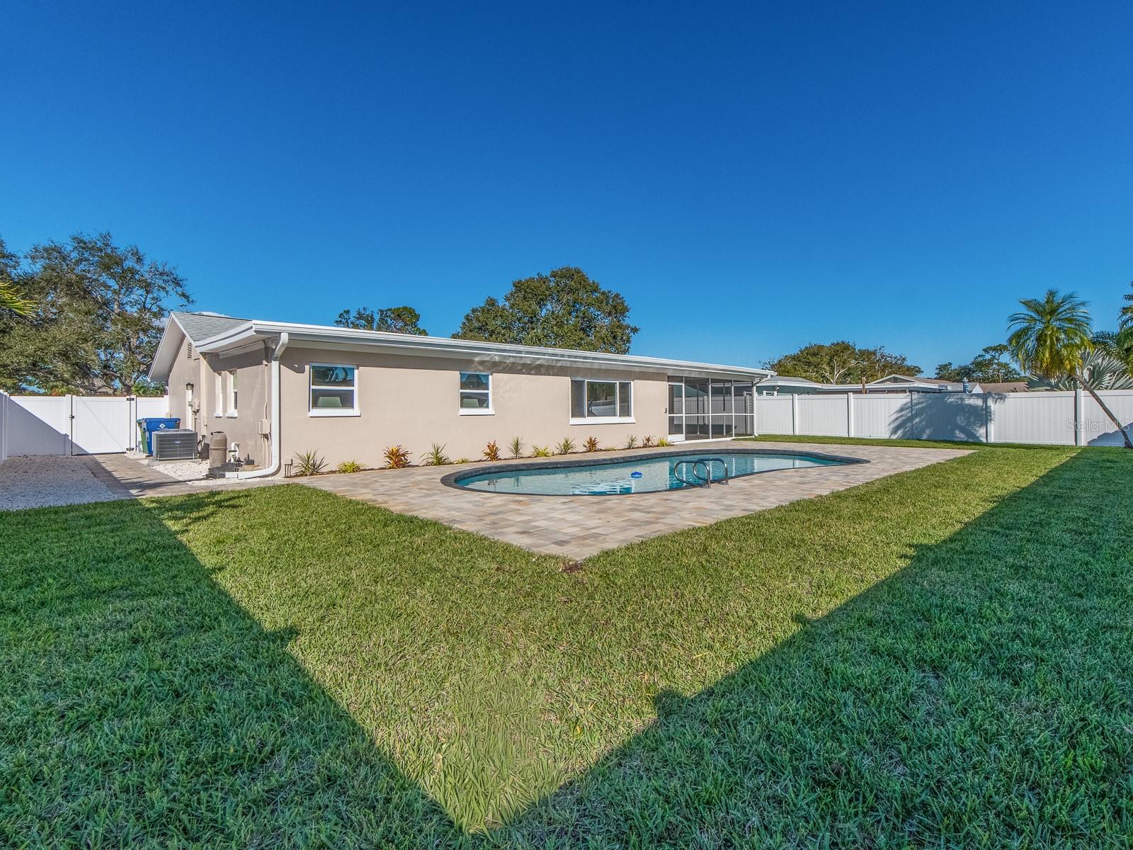 Listing photo id 33 for 12446 88th Avenue