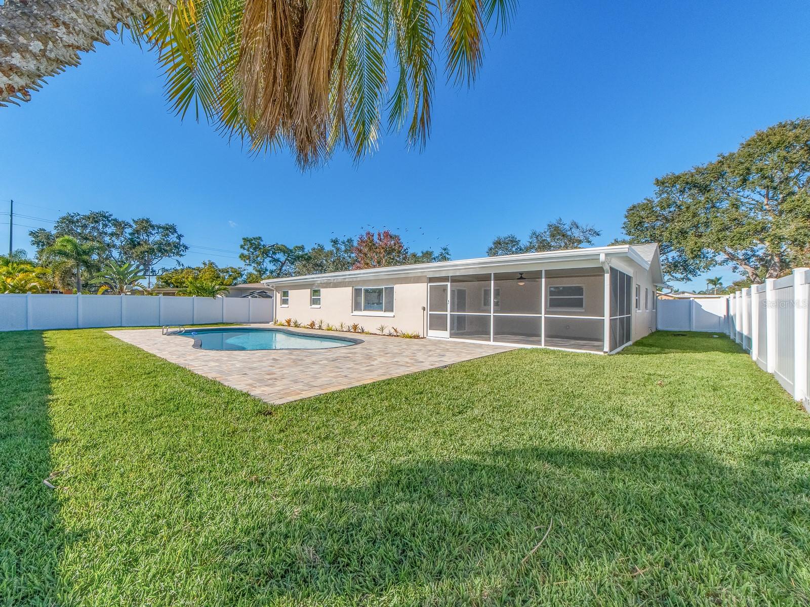 Listing photo id 34 for 12446 88th Avenue