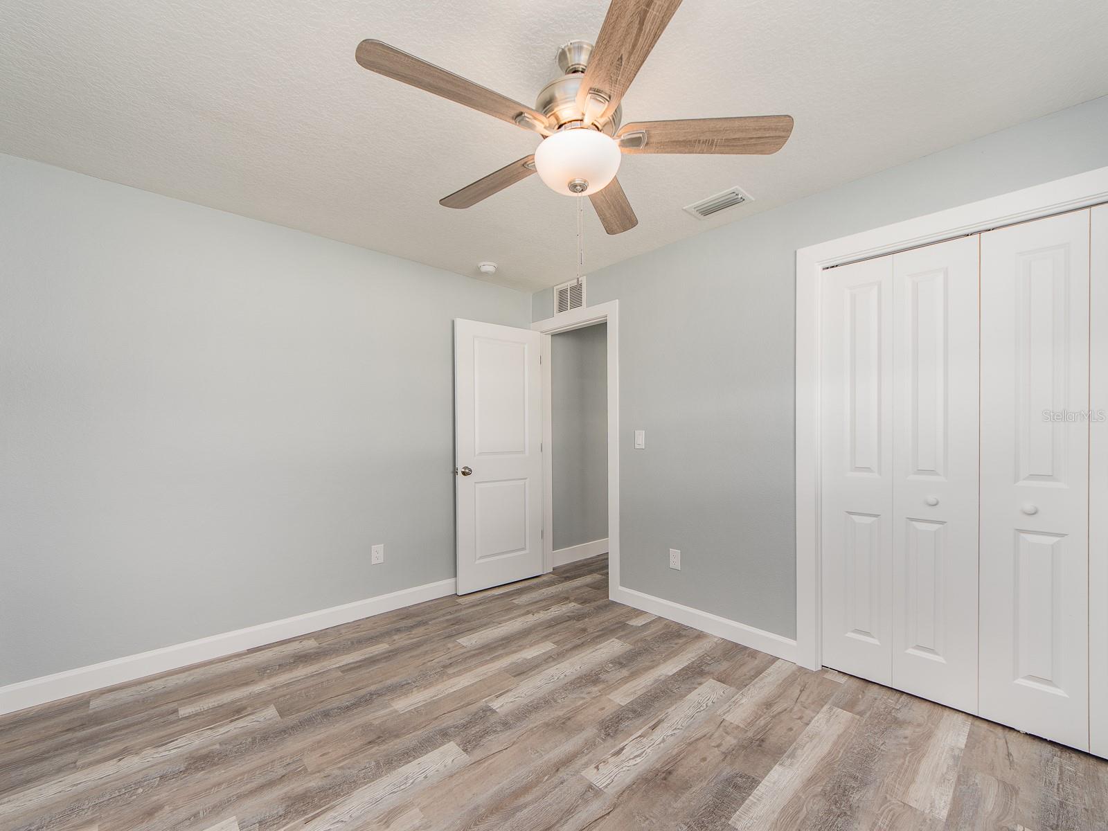 Listing photo id 35 for 12446 88th Avenue