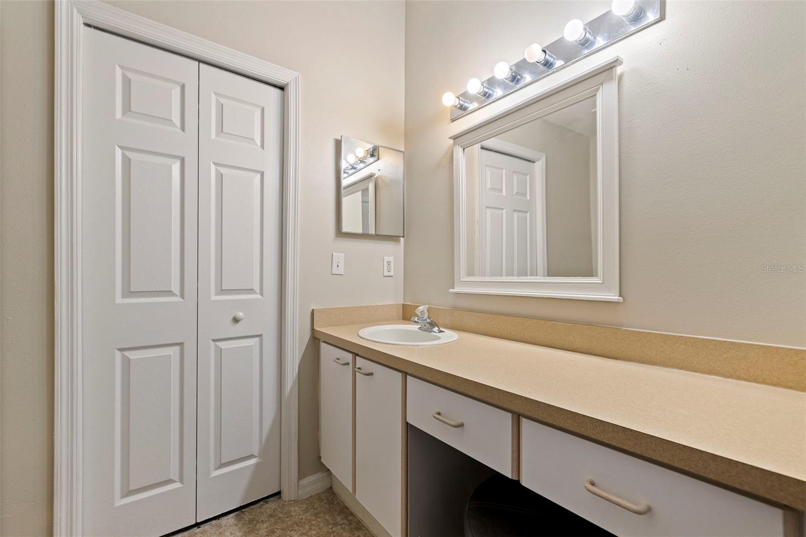 Image 17 of 50 For 1050 Starkey Road 602