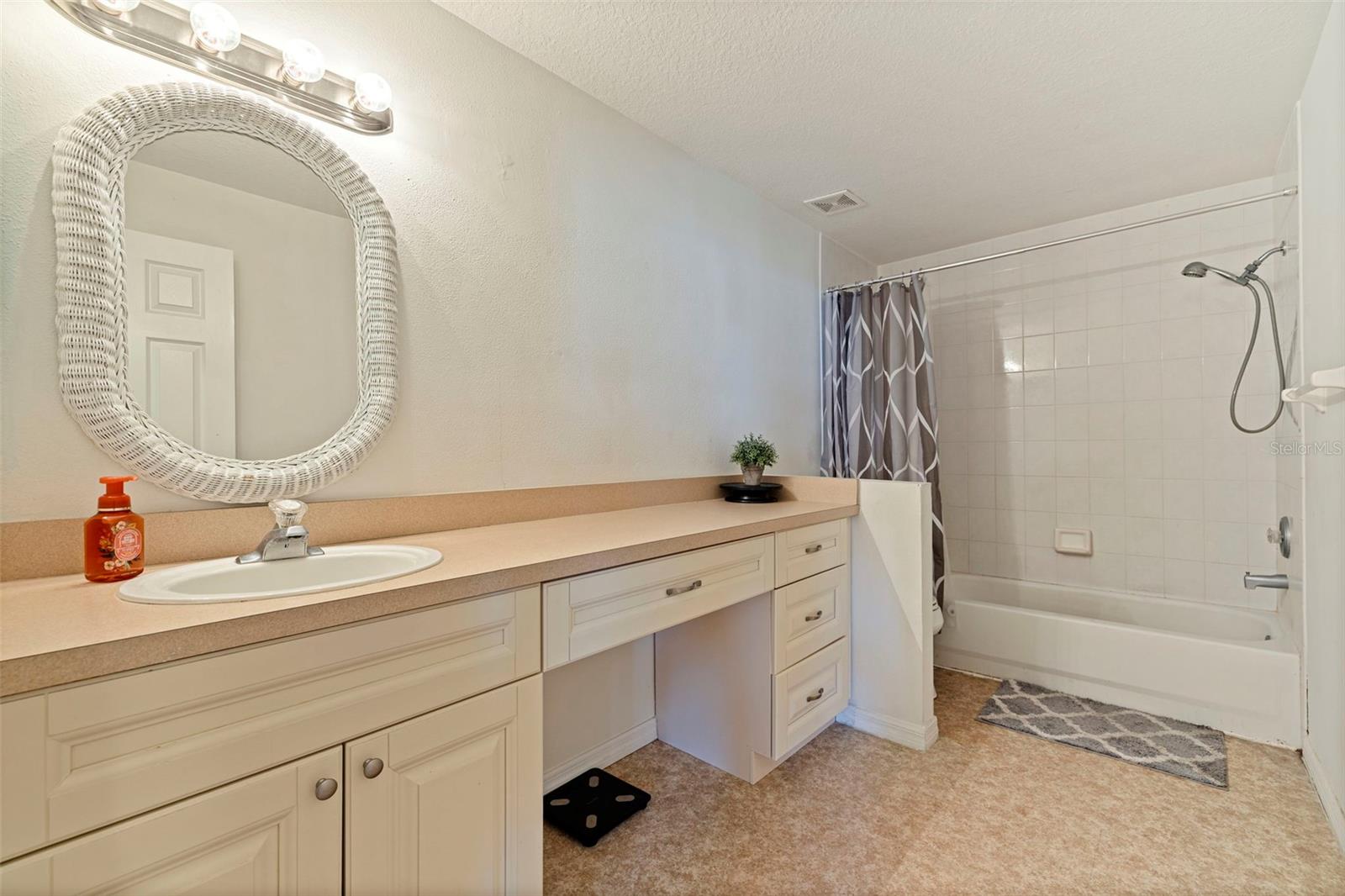 Image 27 of 50 For 1050 Starkey Road 602