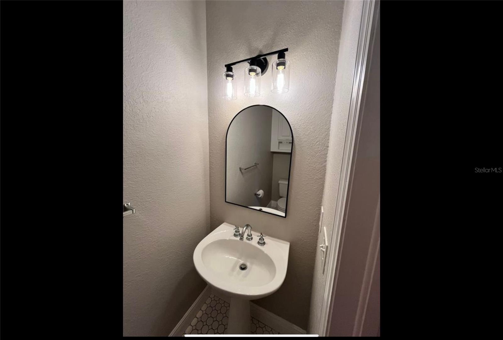 Image 6 of 23 For 2920 El Prado Boulevard 1