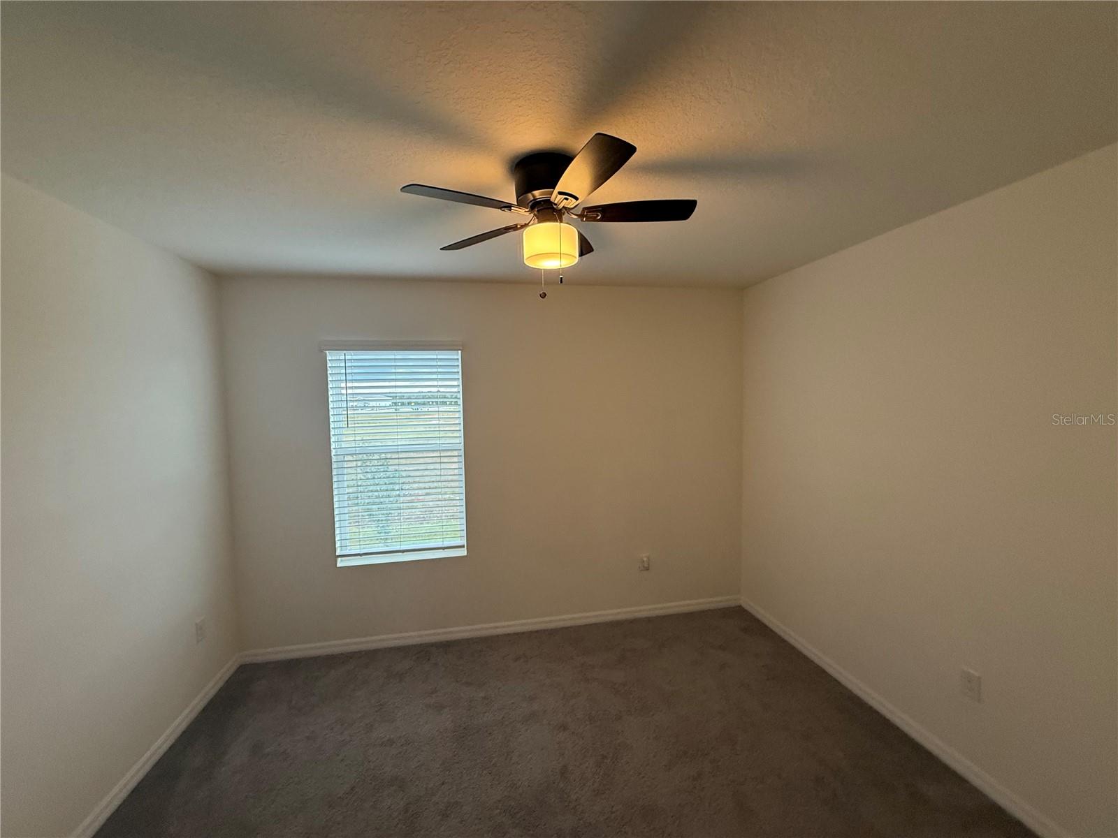 Listing photo id 9 for 5643 Hollingworth Trail