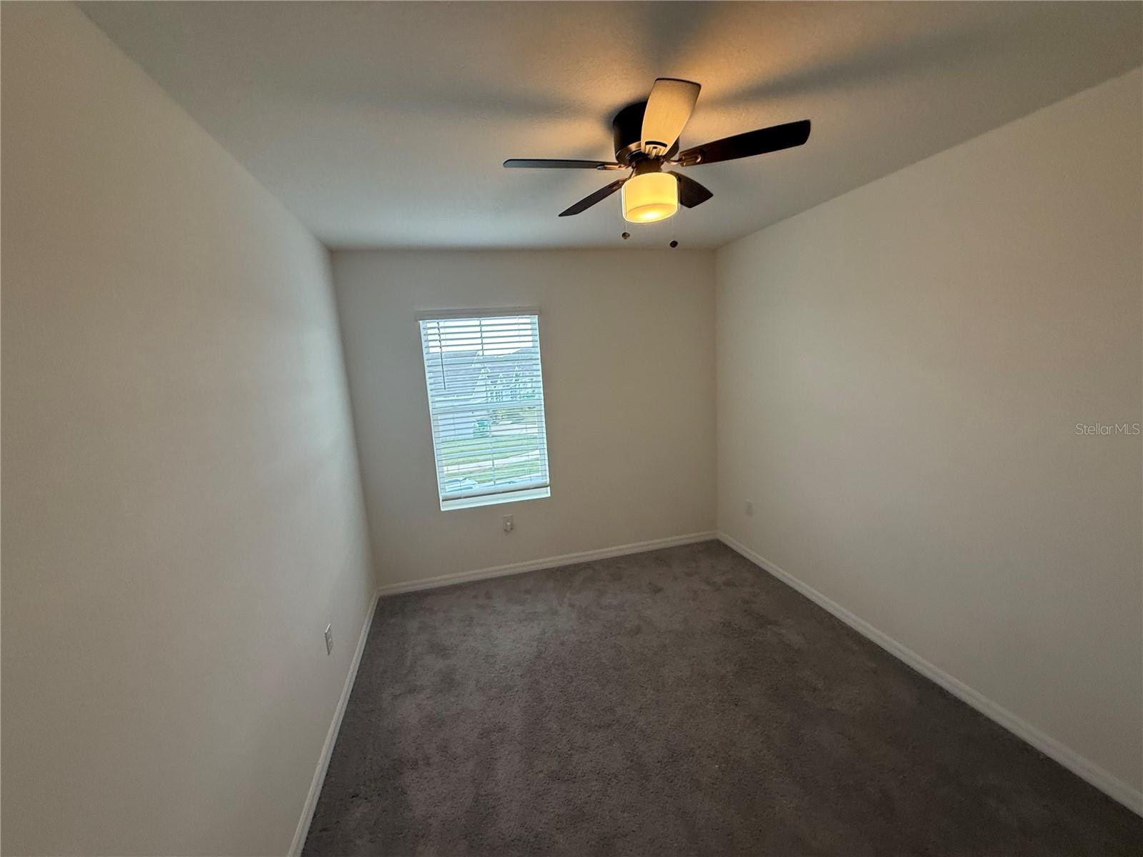 Listing photo id 11 for 5643 Hollingworth Trail