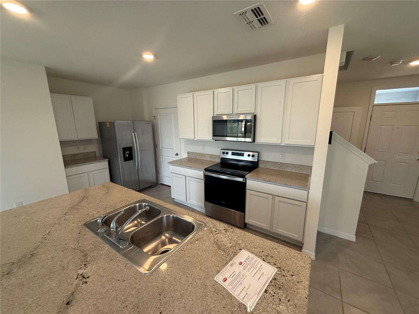 Listing photo id 0 for 5643 Hollingworth Trail