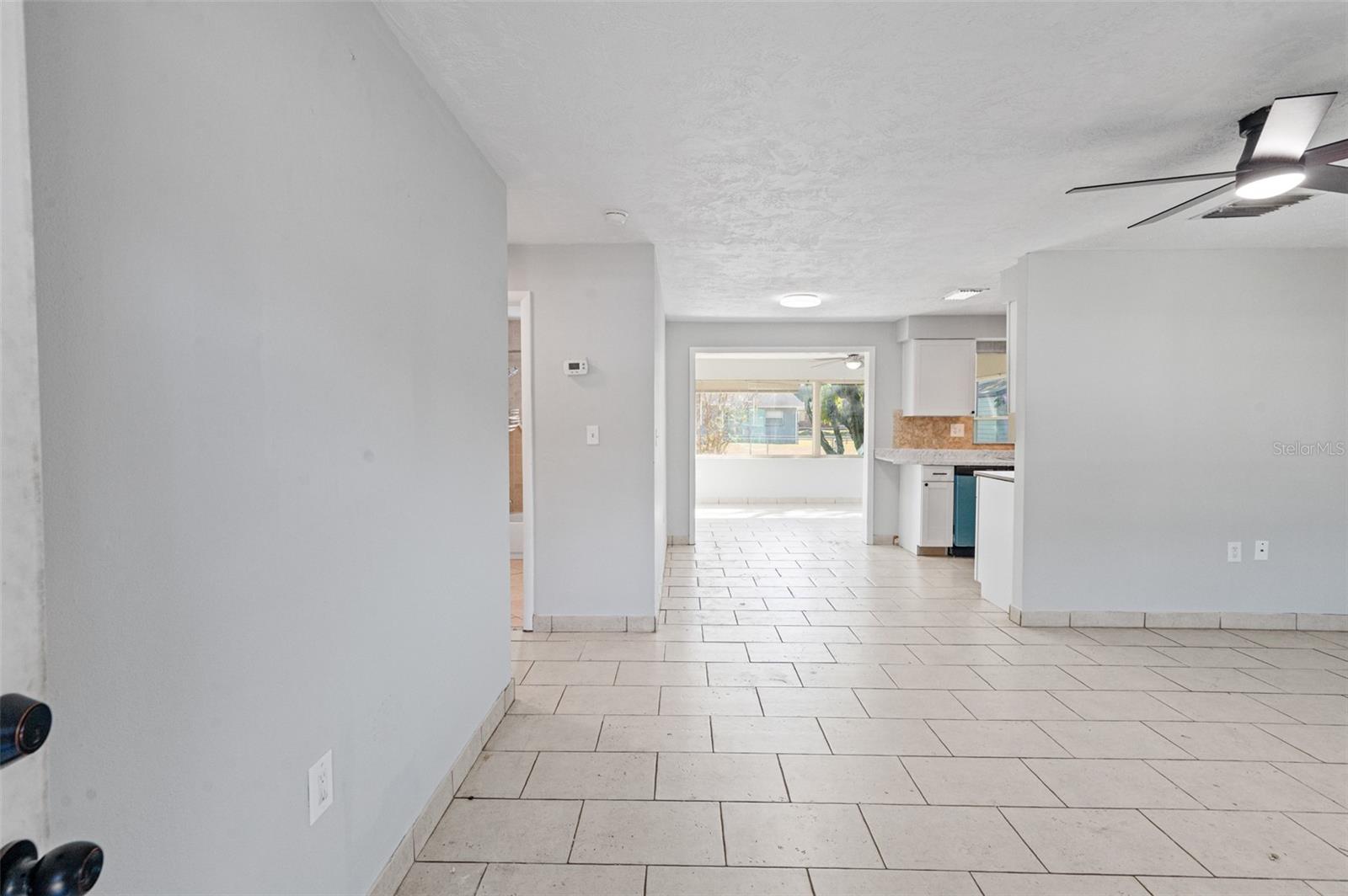 Listing photo id 10 for 53 Jefferson Street