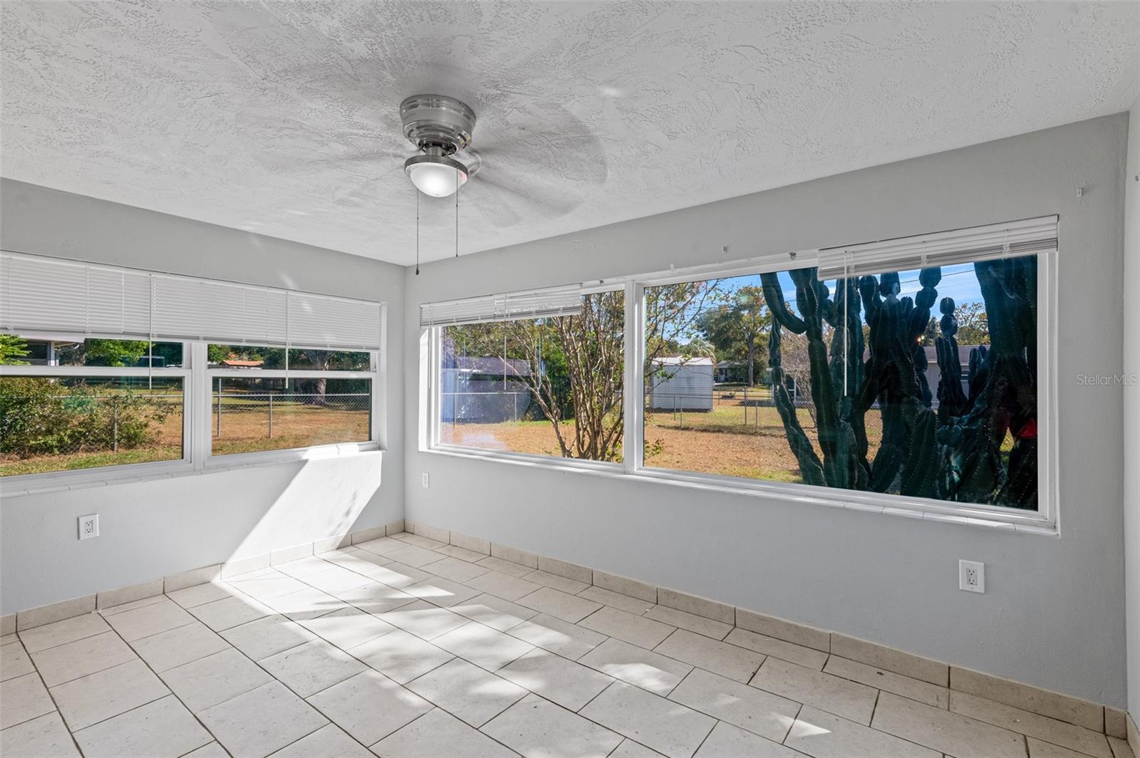 Listing photo id 13 for 53 Jefferson Street