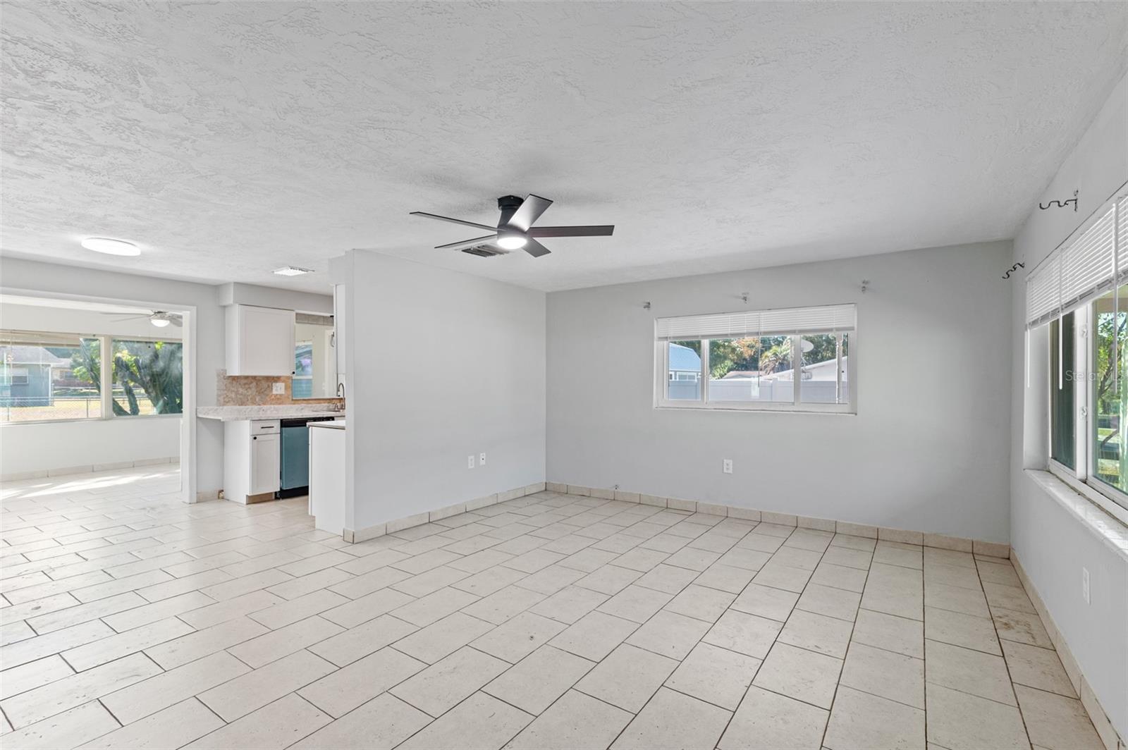 Listing photo id 5 for 53 Jefferson Street