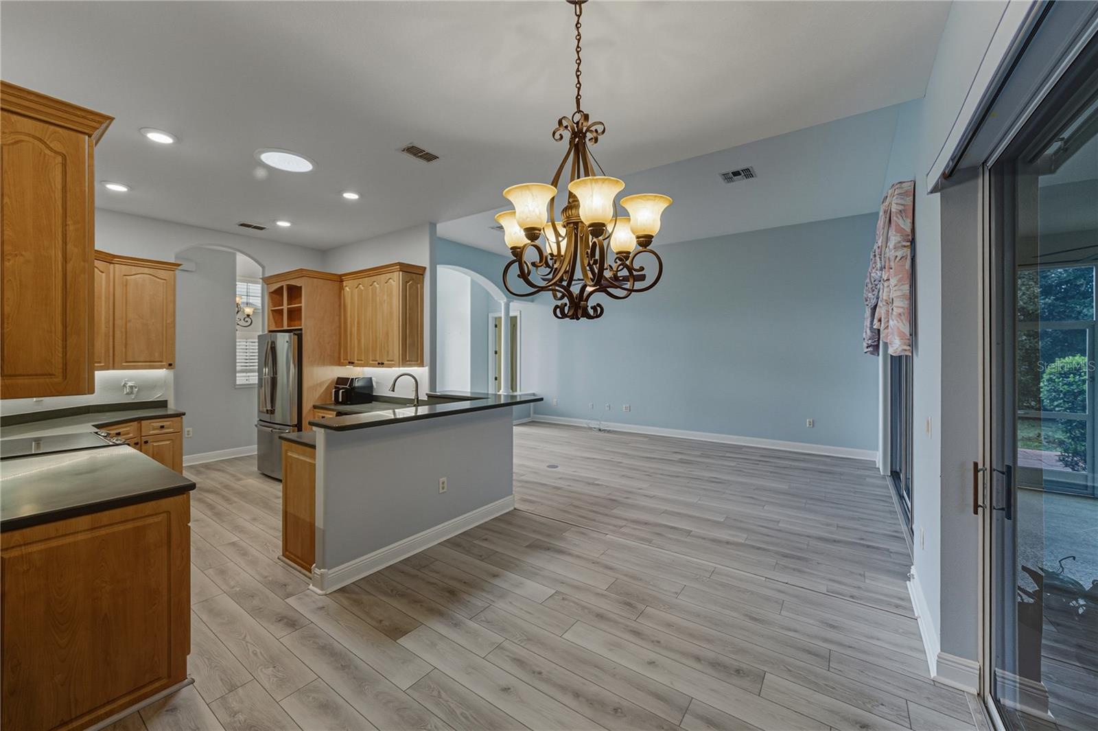 Image 18 of 72 For 8725 Mississippi Run