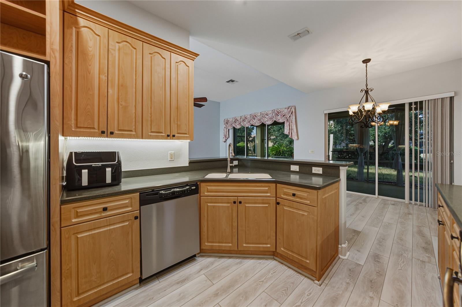 Image 19 of 72 For 8725 Mississippi Run