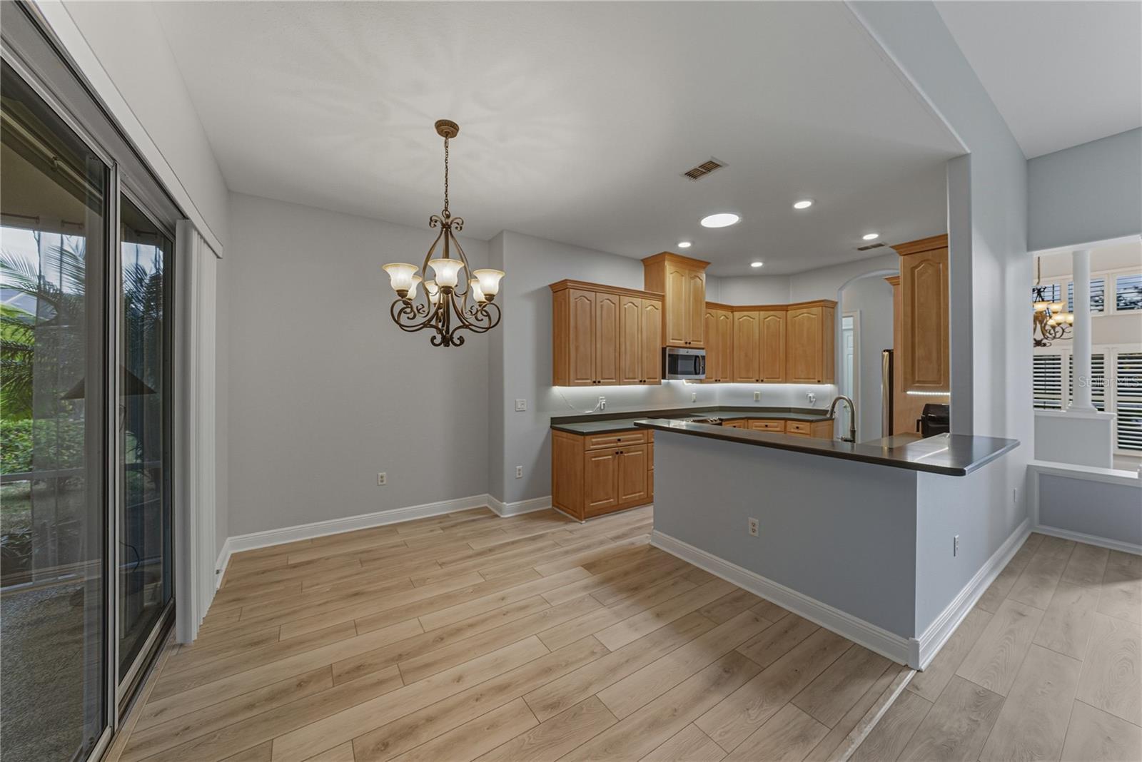 Image 23 of 72 For 8725 Mississippi Run