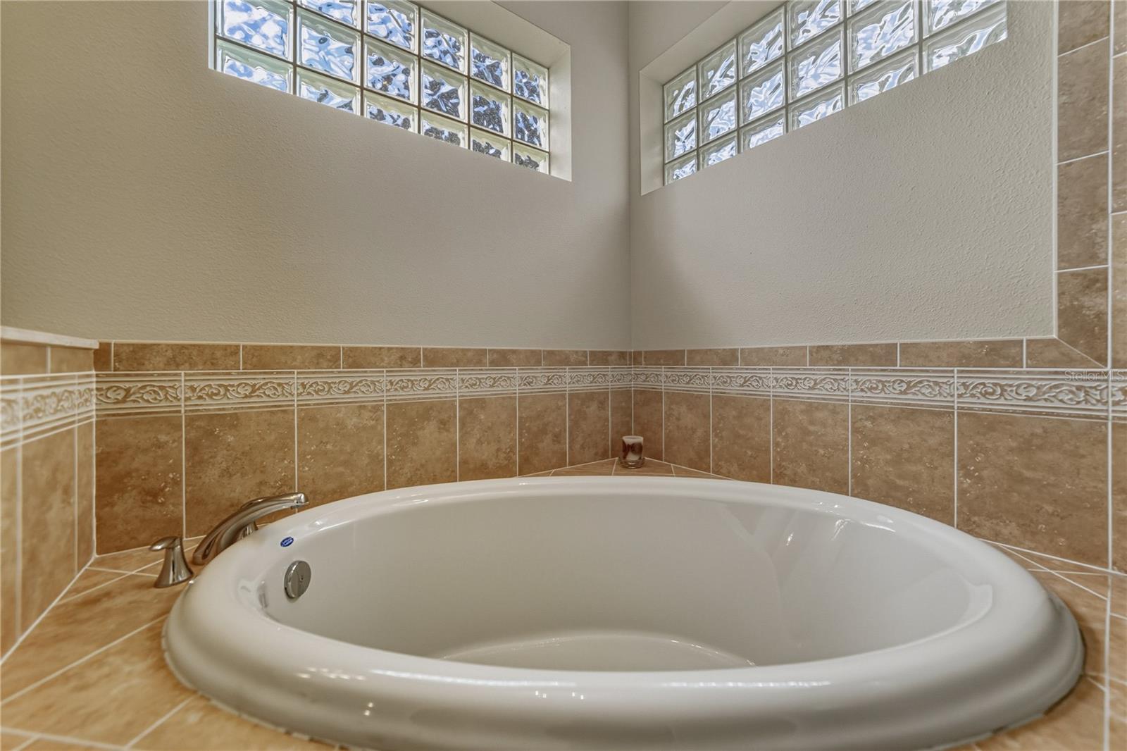 Image 37 of 72 For 8725 Mississippi Run