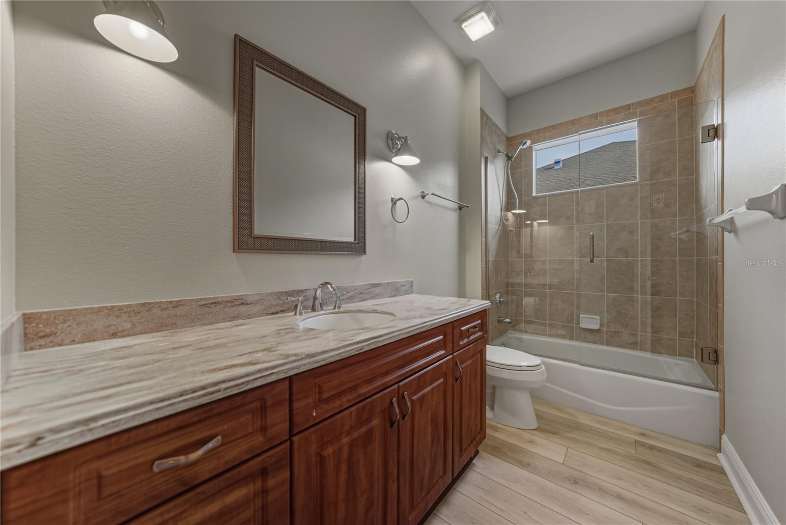 Image 41 of 72 For 8725 Mississippi Run