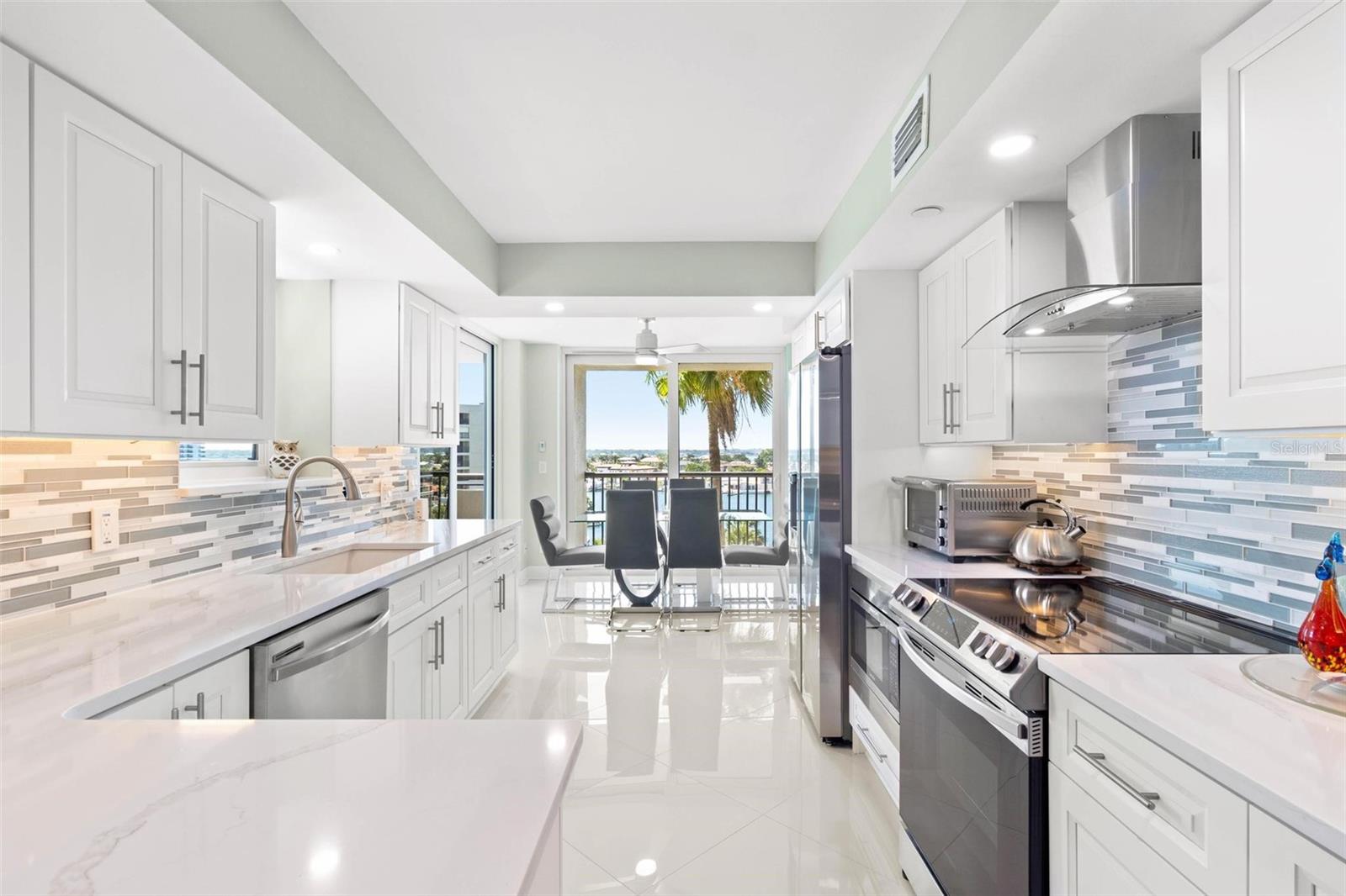 Image 10 of 52 For 1660 Gulf Boulevard 607