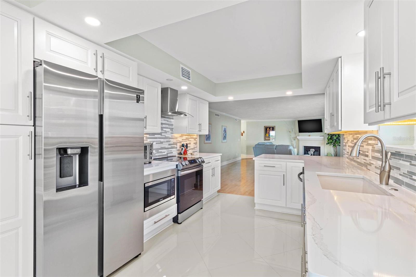 Image 12 of 52 For 1660 Gulf Boulevard 607