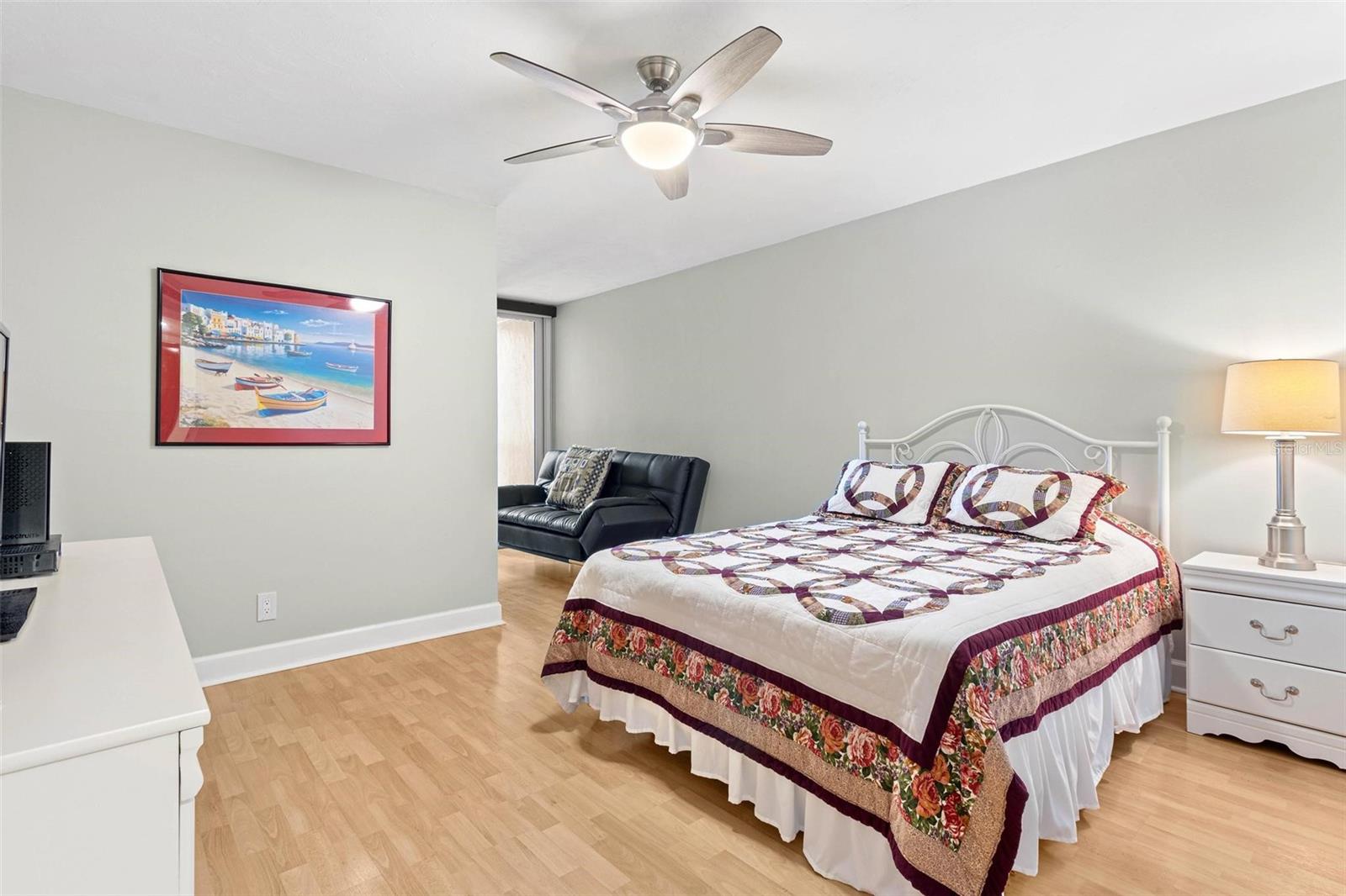 Image 24 of 52 For 1660 Gulf Boulevard 607