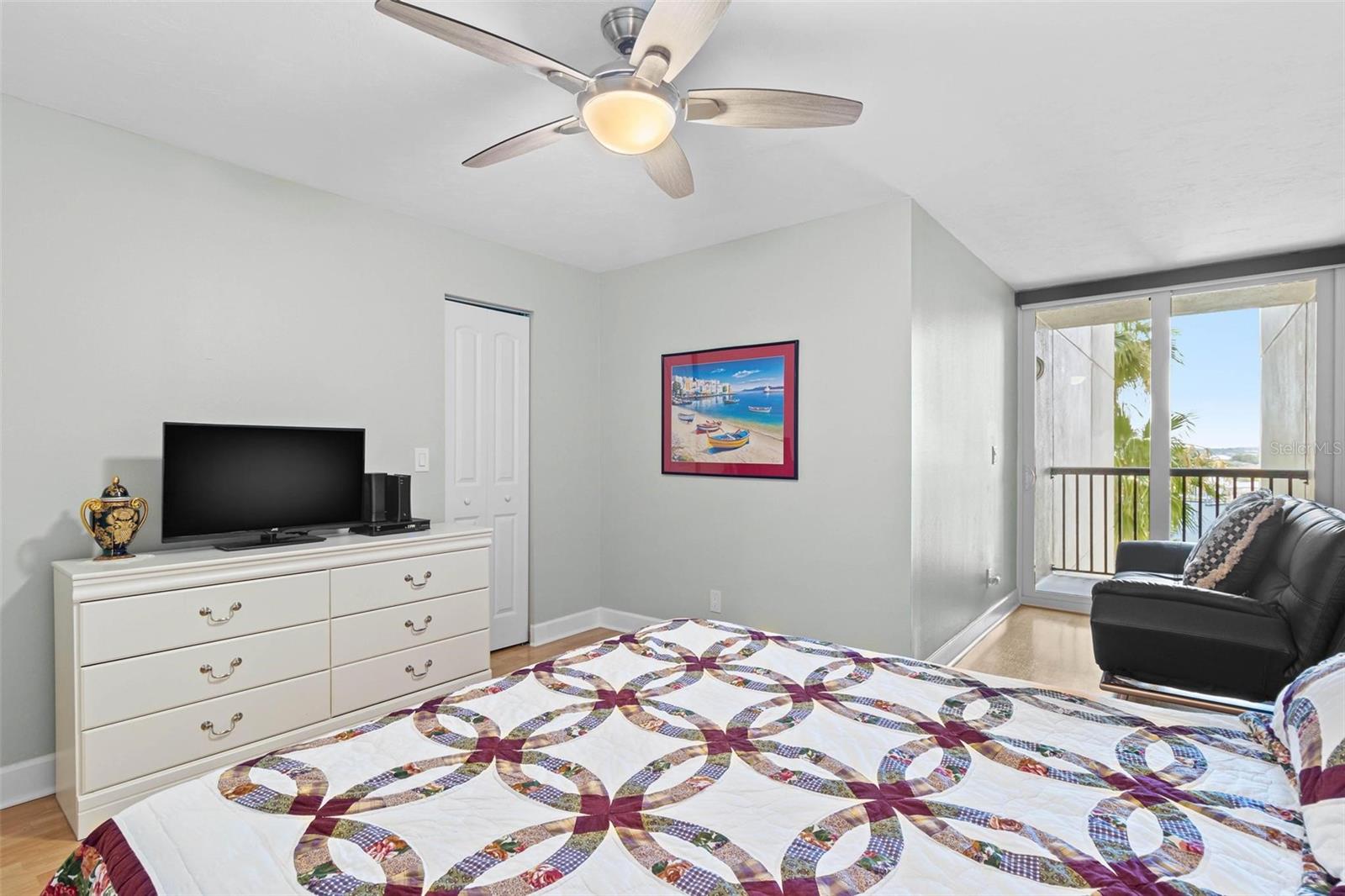 Image 25 of 52 For 1660 Gulf Boulevard 607