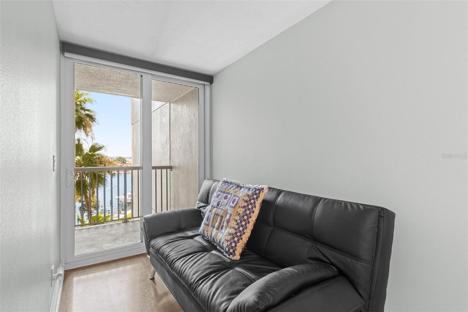 Image 26 of 52 For 1660 Gulf Boulevard 607
