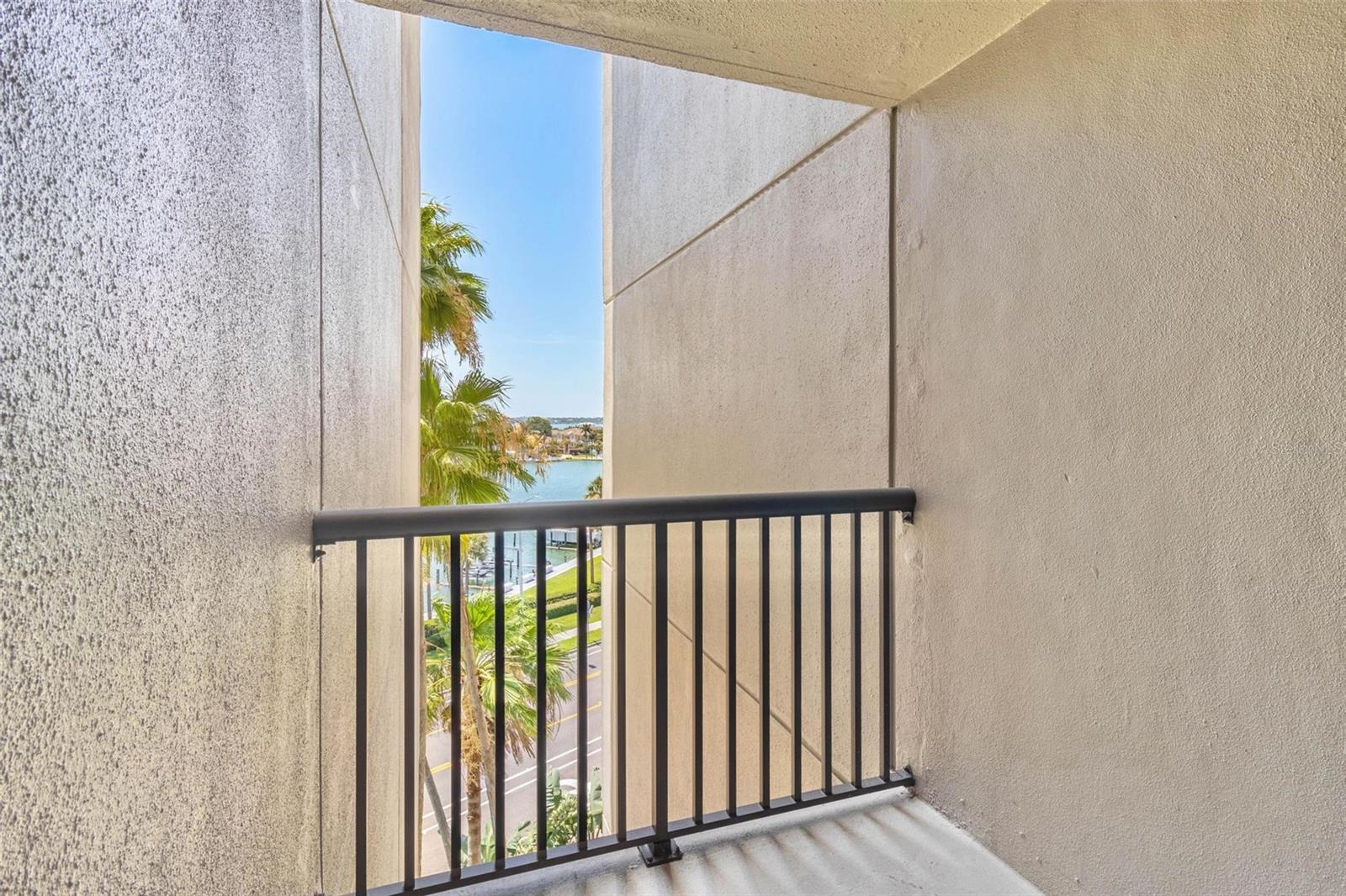Image 30 of 52 For 1660 Gulf Boulevard 607