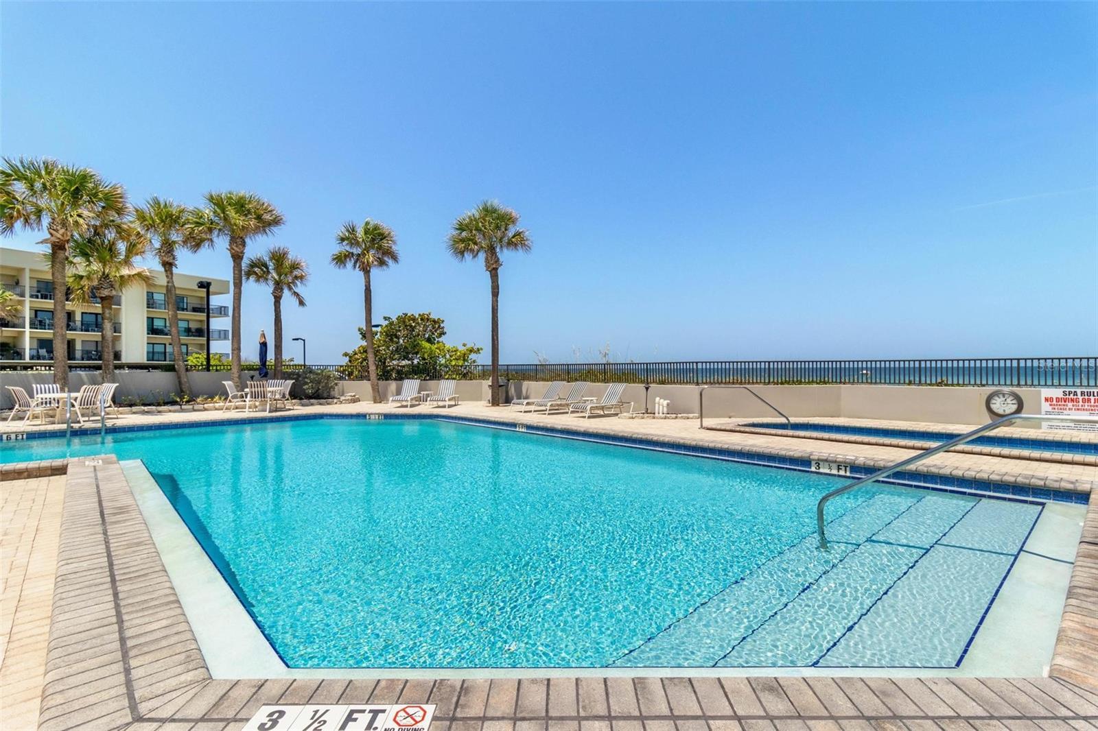 Image 41 of 52 For 1660 Gulf Boulevard 607