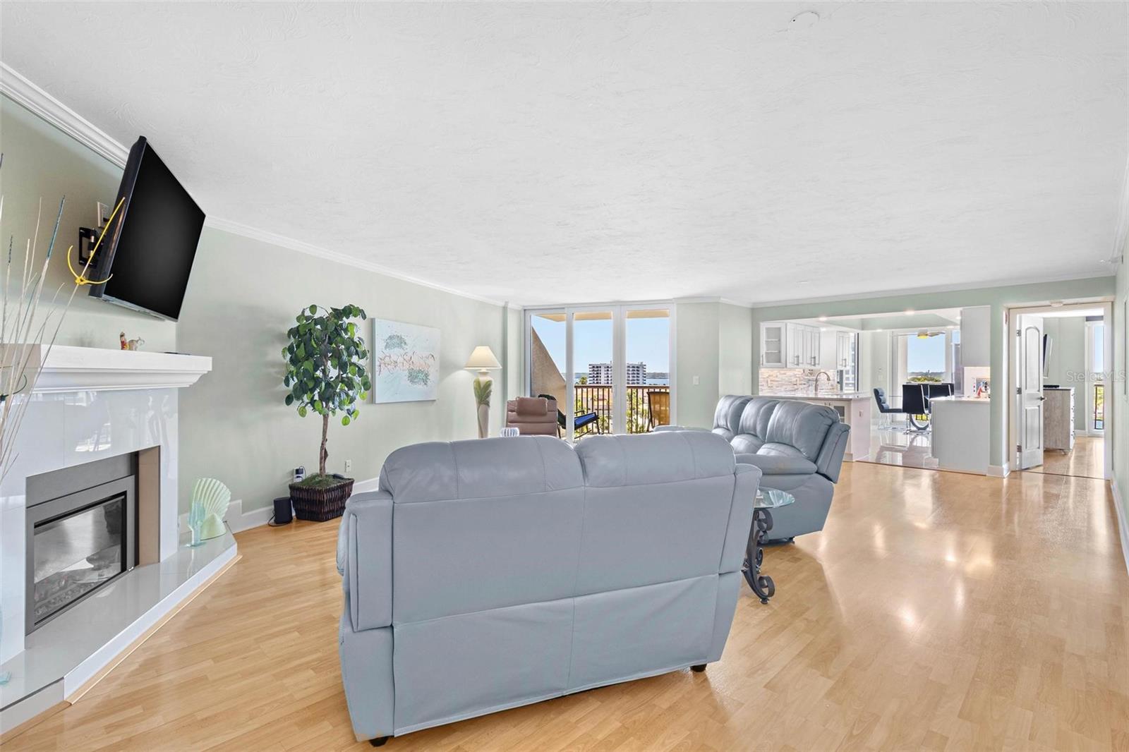 Image 8 of 52 For 1660 Gulf Boulevard 607