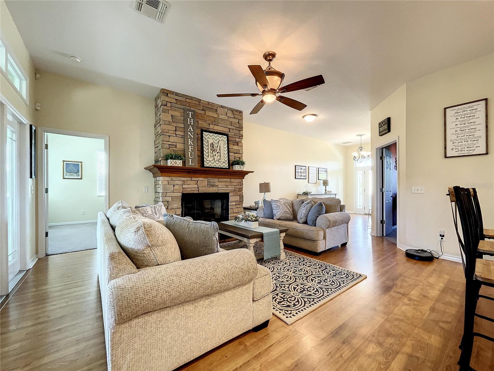 Image 14 of 54 For 2610 Cabot Road