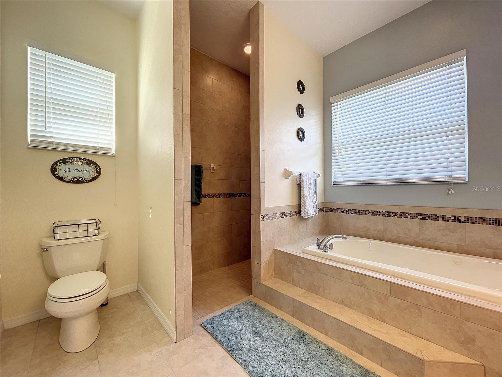 Image 38 of 54 For 2610 Cabot Road