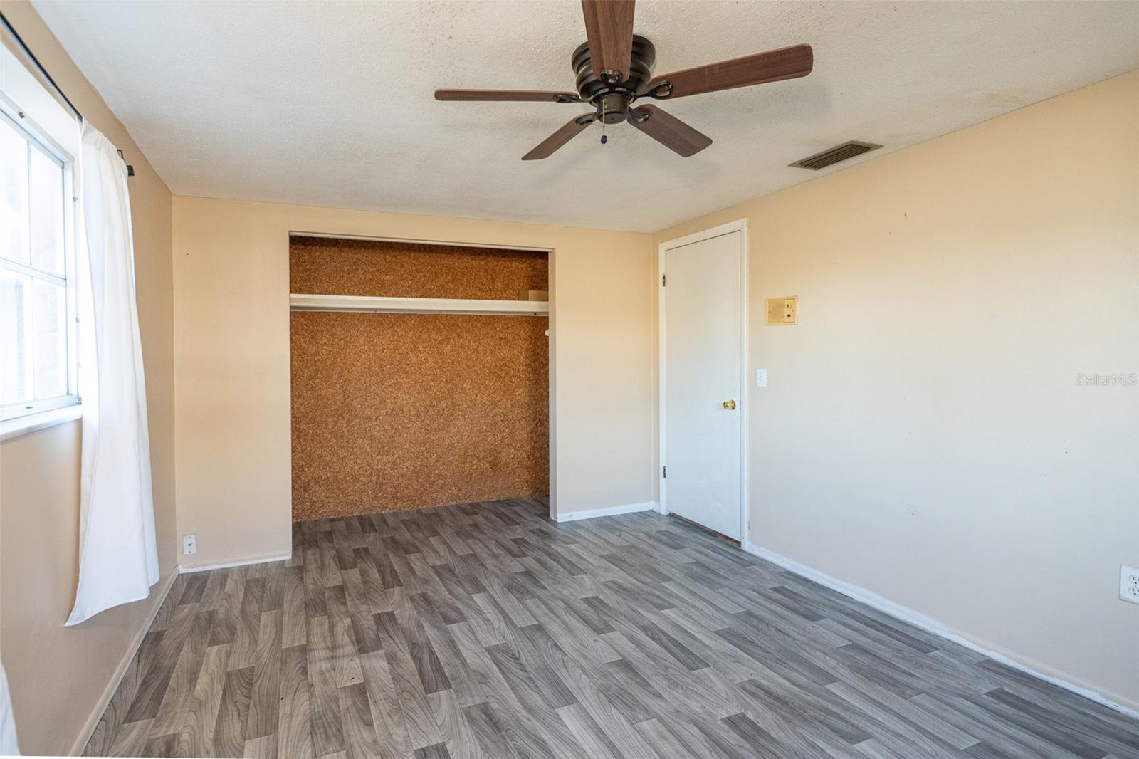 Image 15 of 26 For 9821 El Camino Real Avenue