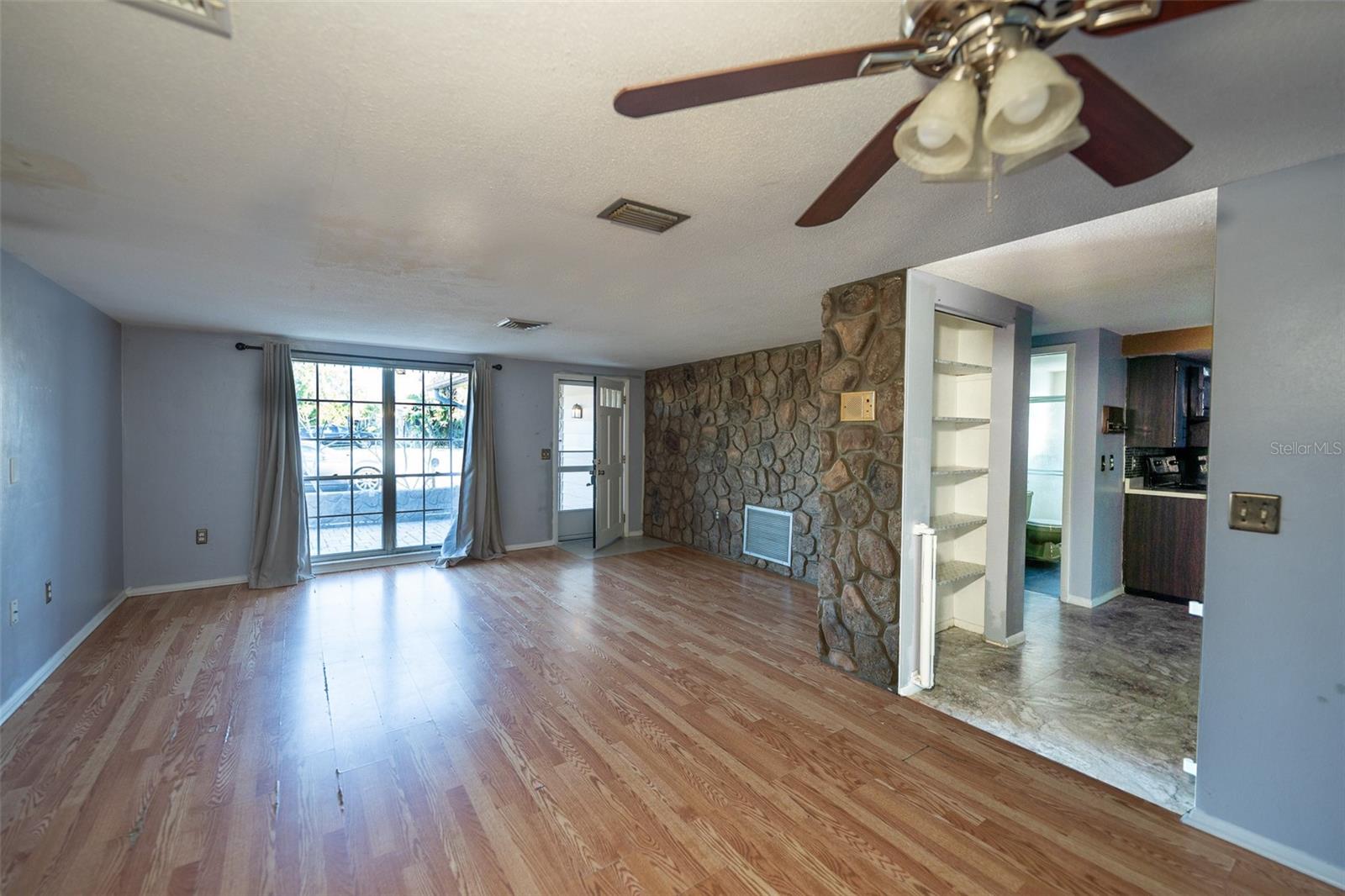 Image 6 of 26 For 9821 El Camino Real Avenue