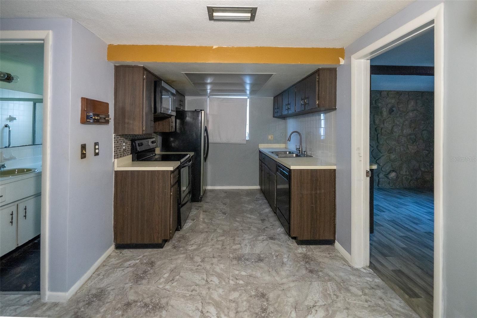 Image 8 of 26 For 9821 El Camino Real Avenue