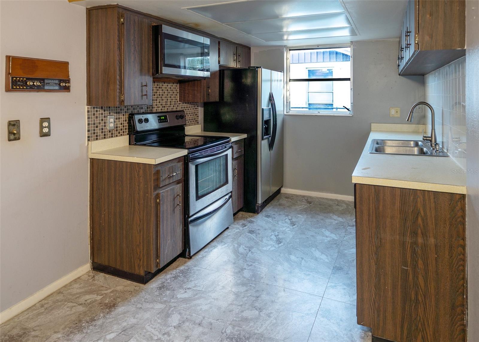 Image 9 of 26 For 9821 El Camino Real Avenue