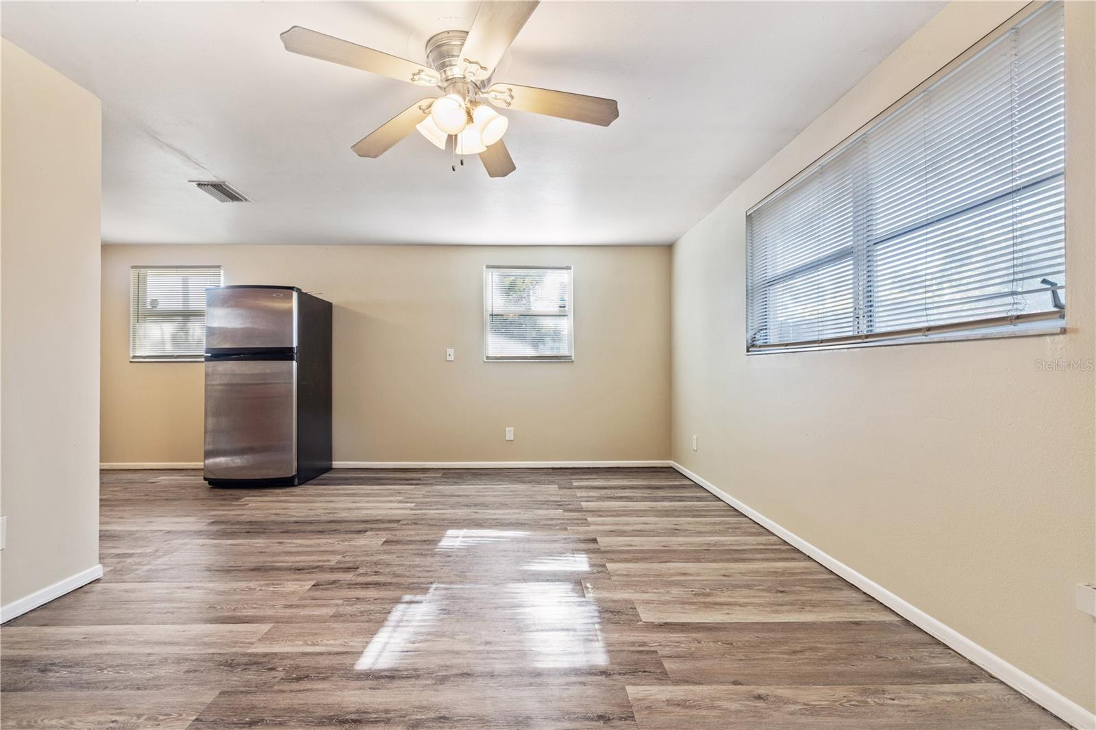 Image 4 of 18 For 3631 Anderson Avenue