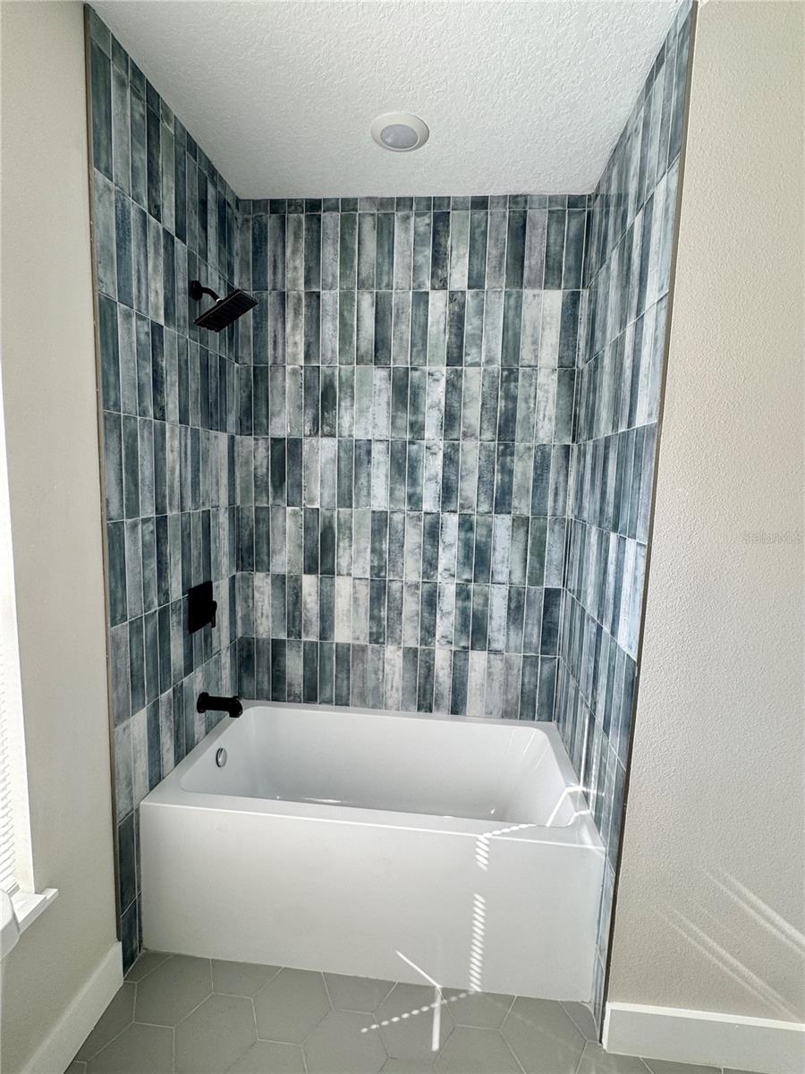 Image 12 of 15 For 2738 16th Avenue N