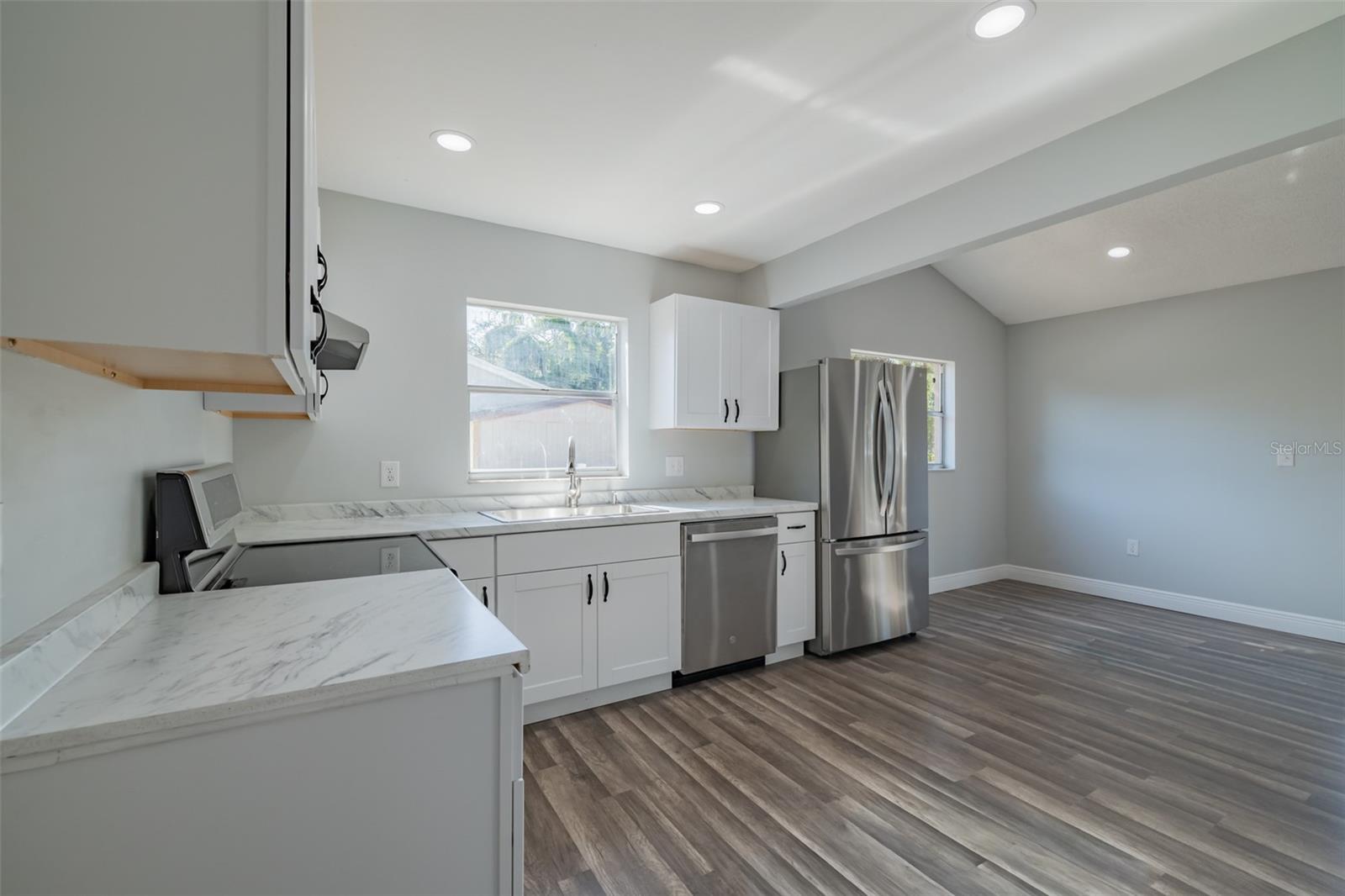 Image 10 of 40 For 2401 Devonwoode Place