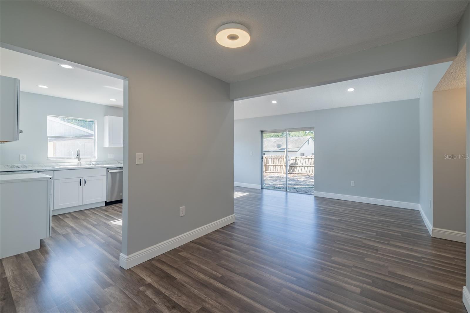 Image 18 of 40 For 2401 Devonwoode Place