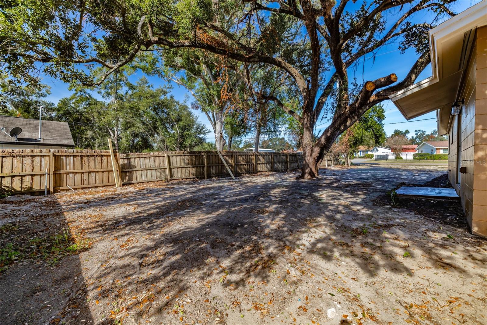 Image 35 of 40 For 2401 Devonwoode Place