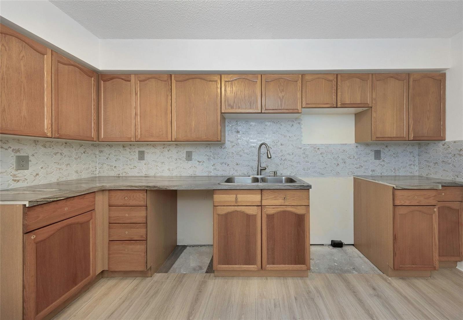 Image 9 of 23 For 6980 Ulmerton Road 4e