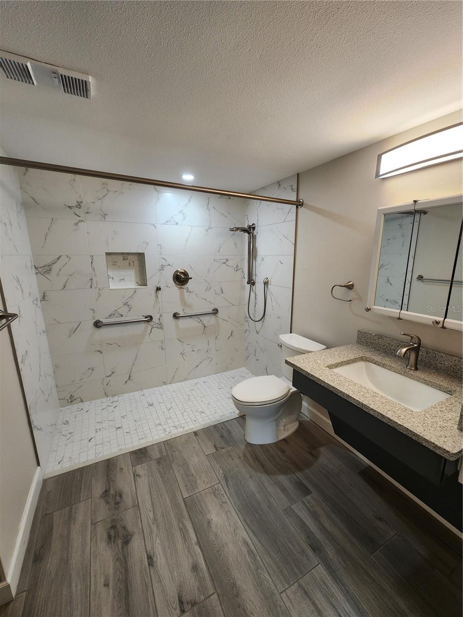 Image 16 of 31 For 14130 Rosemary Lane 6107