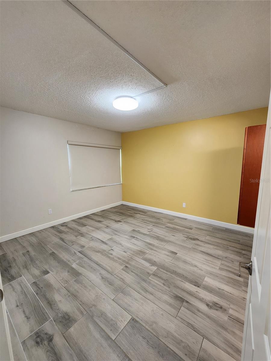 Image 19 of 31 For 14130 Rosemary Lane 6107