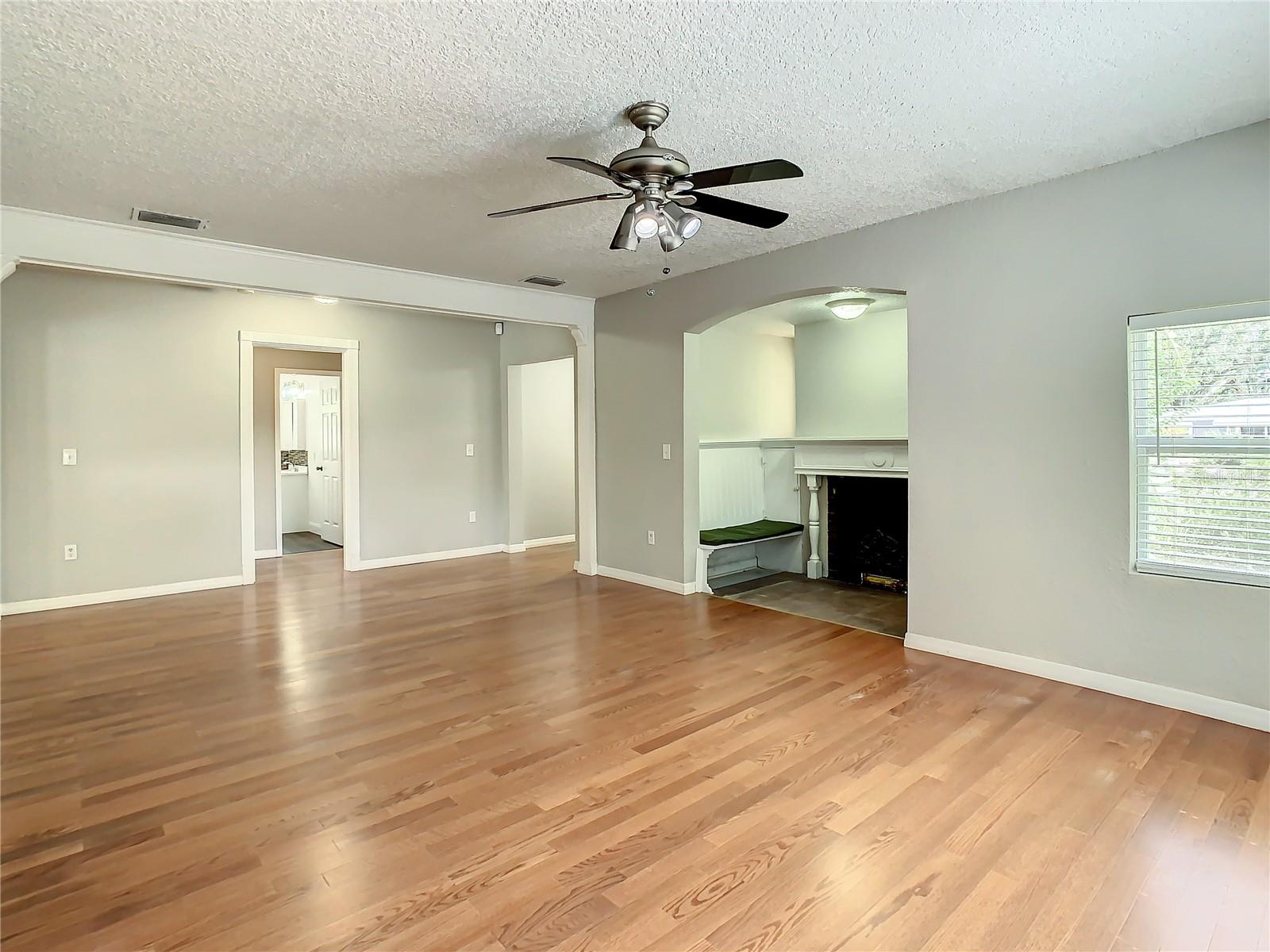 Image 14 of 77 For 3003 Desoto Way S