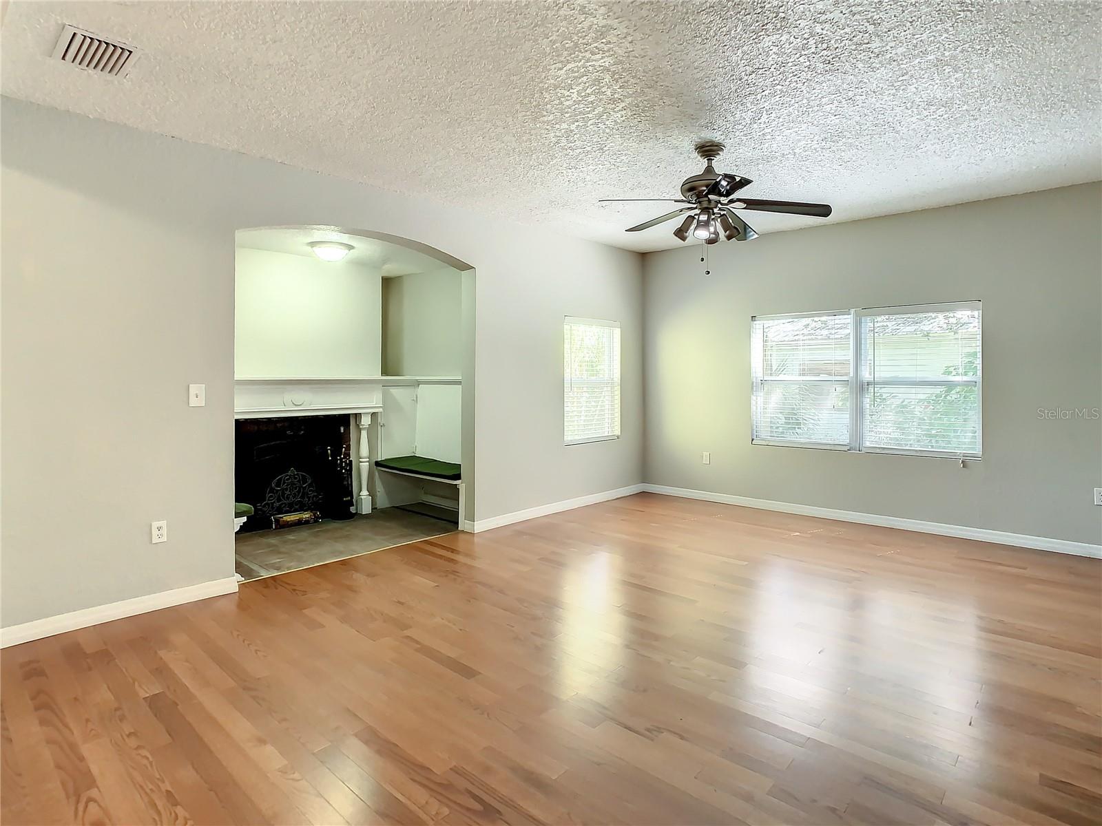 Image 16 of 77 For 3003 Desoto Way S