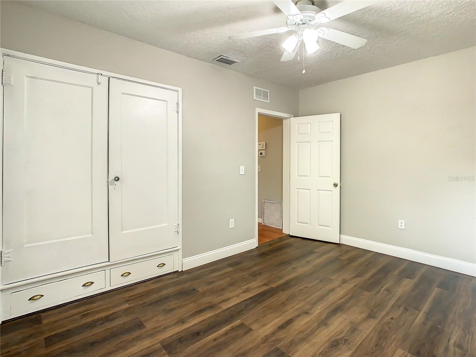 Image 36 of 77 For 3003 Desoto Way S