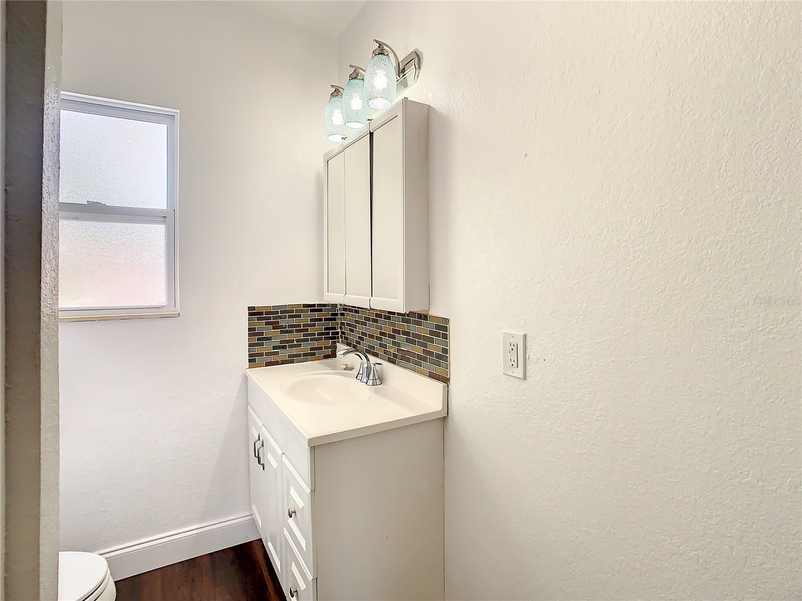 Image 41 of 77 For 3003 Desoto Way S