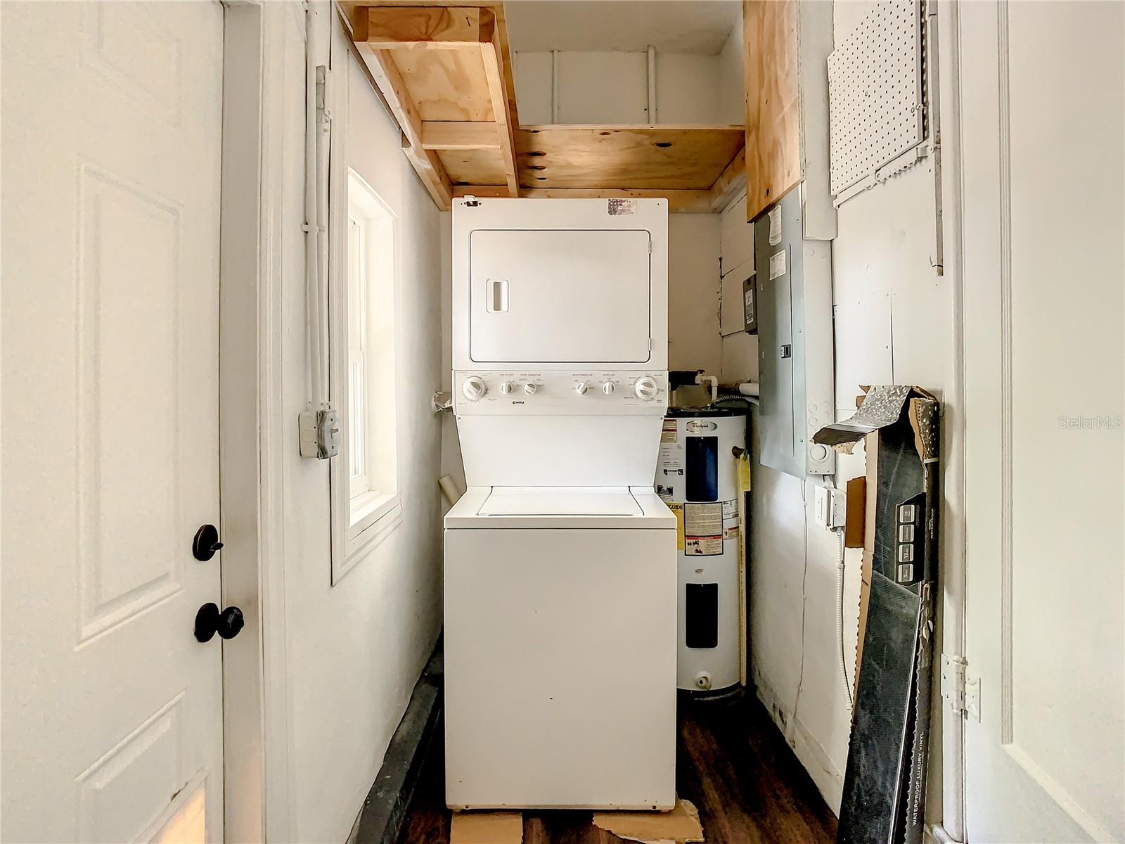 Image 43 of 77 For 3003 Desoto Way S