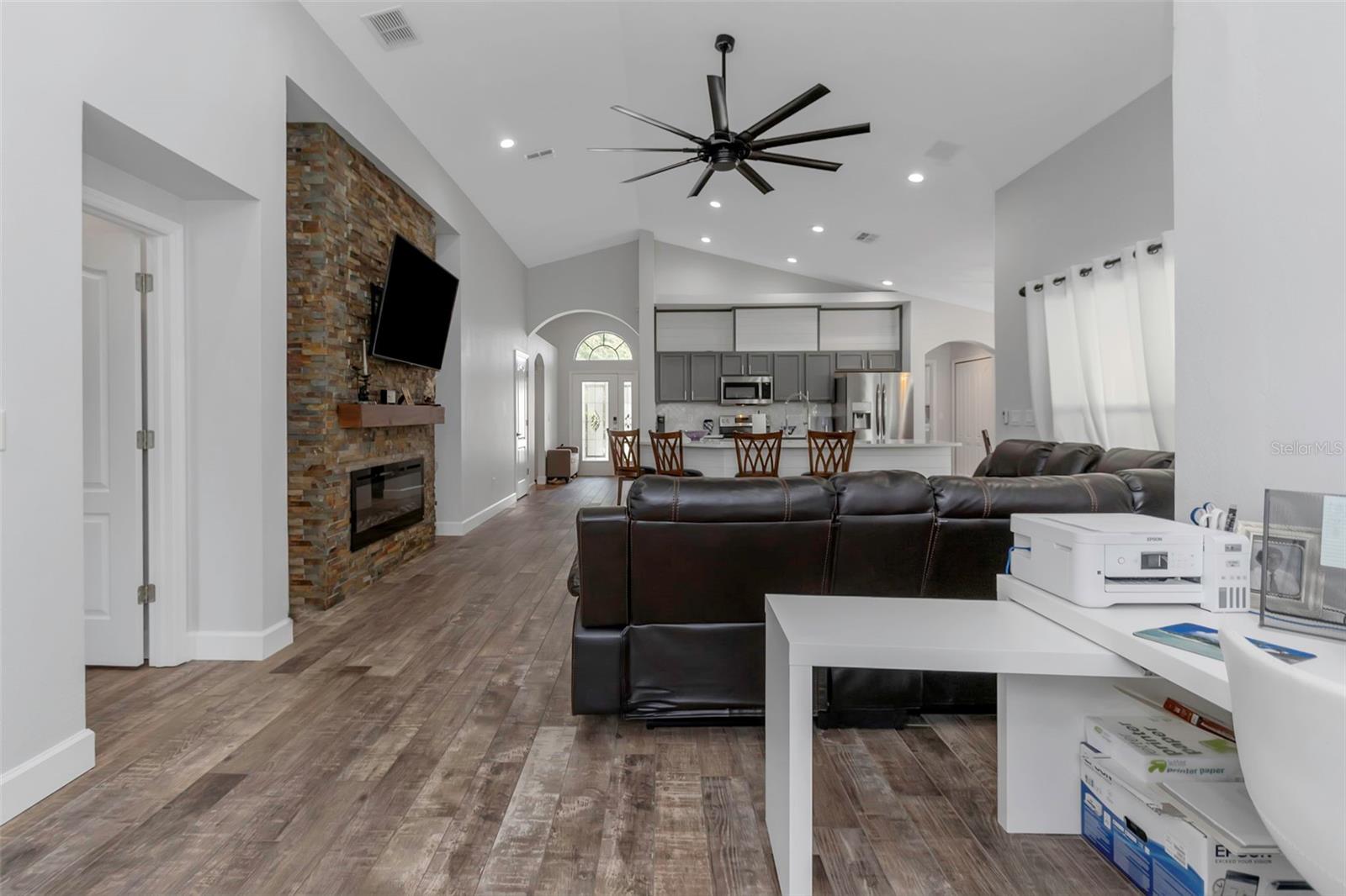 Image 47 of 78 For 18836 Maisons Drive