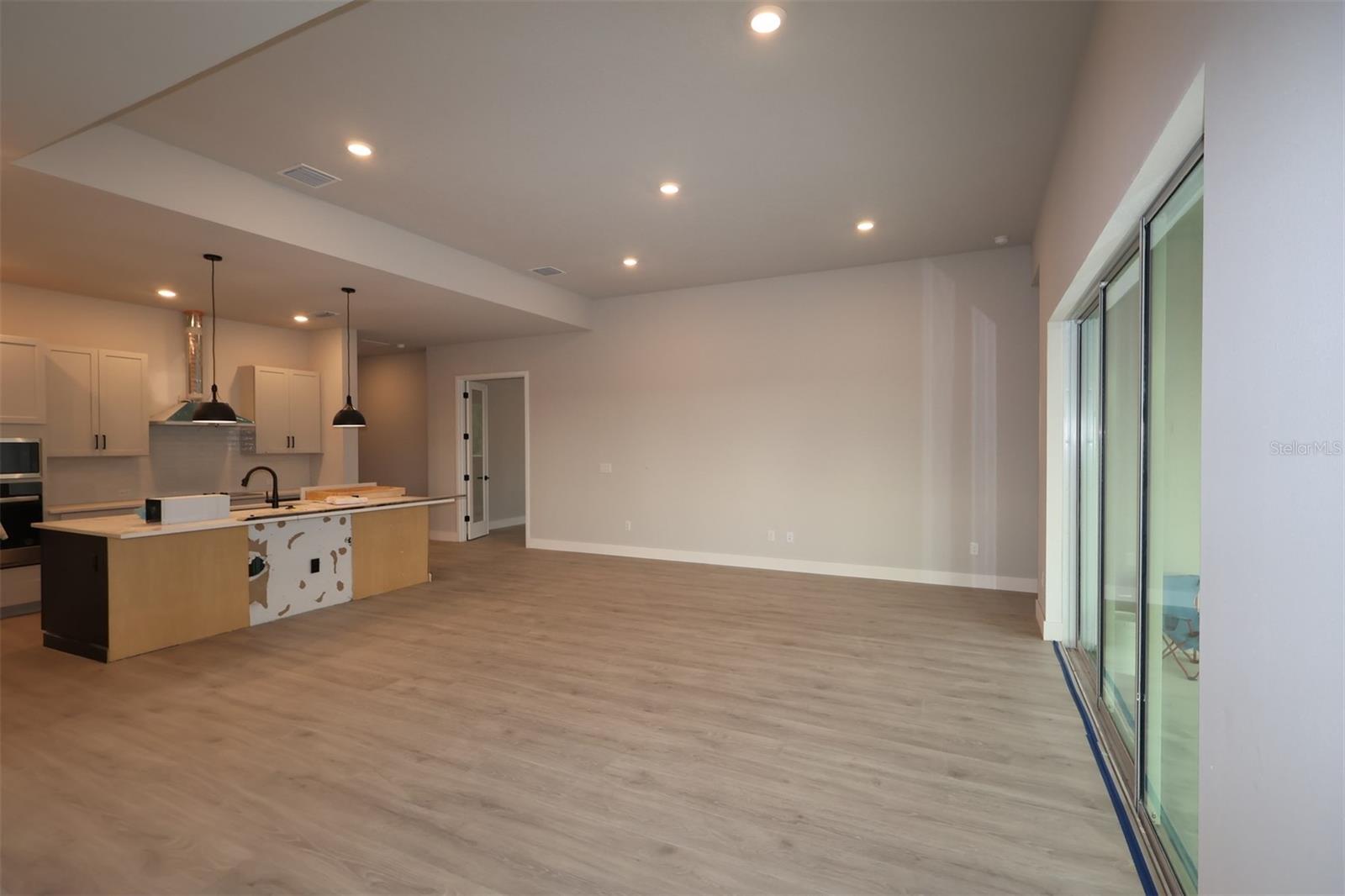 Listing photo id 4 for 31583 Hayman Loop